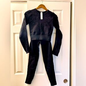 Brand New Black Fabletics Workout Outfit